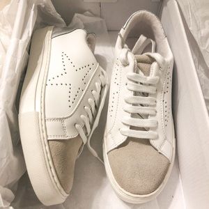 7.5 Steve Madden Rezza distressed star sneakers